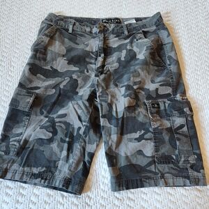 Marc Ecko Men's Gray and Black Cargo Shorts Size 30